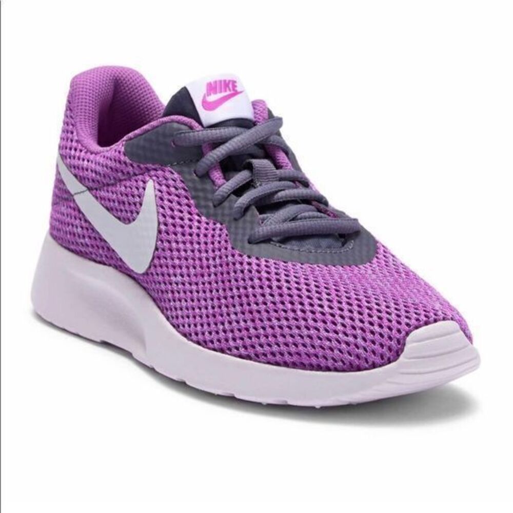NIKE TANJUN SNEAKER